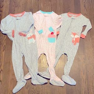 3 Carter’s Pajamas 18 Months Like New